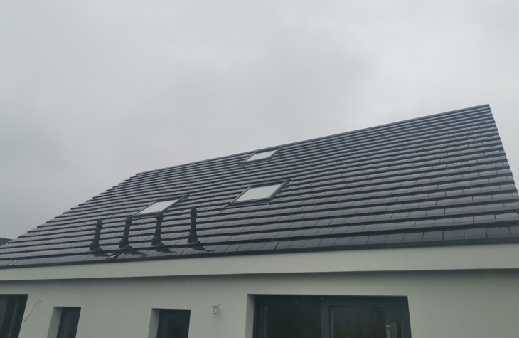 Leggen van een nieuw zadeldak voorzien van de nodige isolatie en Velux dakramen